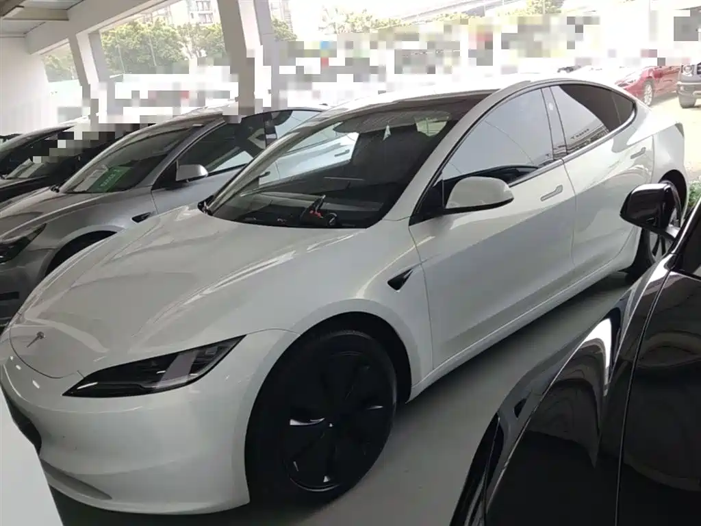 Tesla Model 3 2024