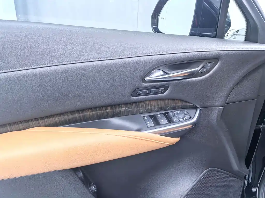 Cadillac XT4 — миниатюра 7
