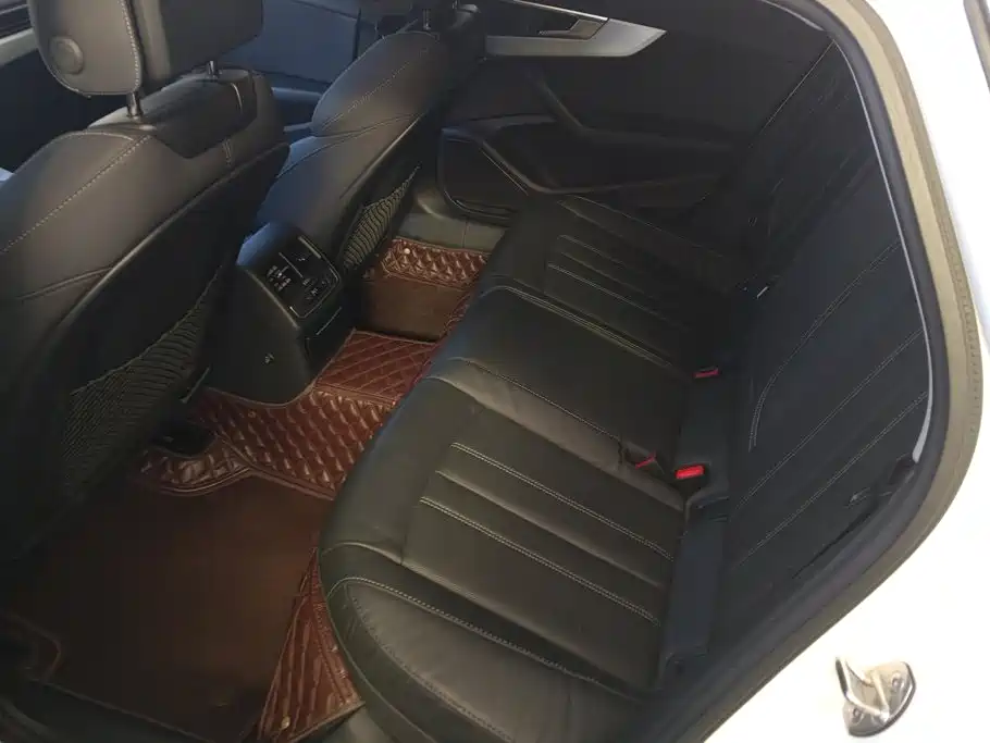 Audi A4L — миниатюра 11