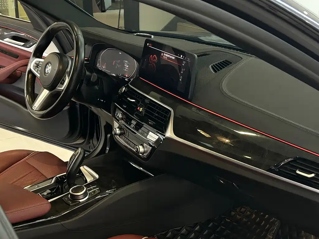BMW 5 Series — миниатюра 14
