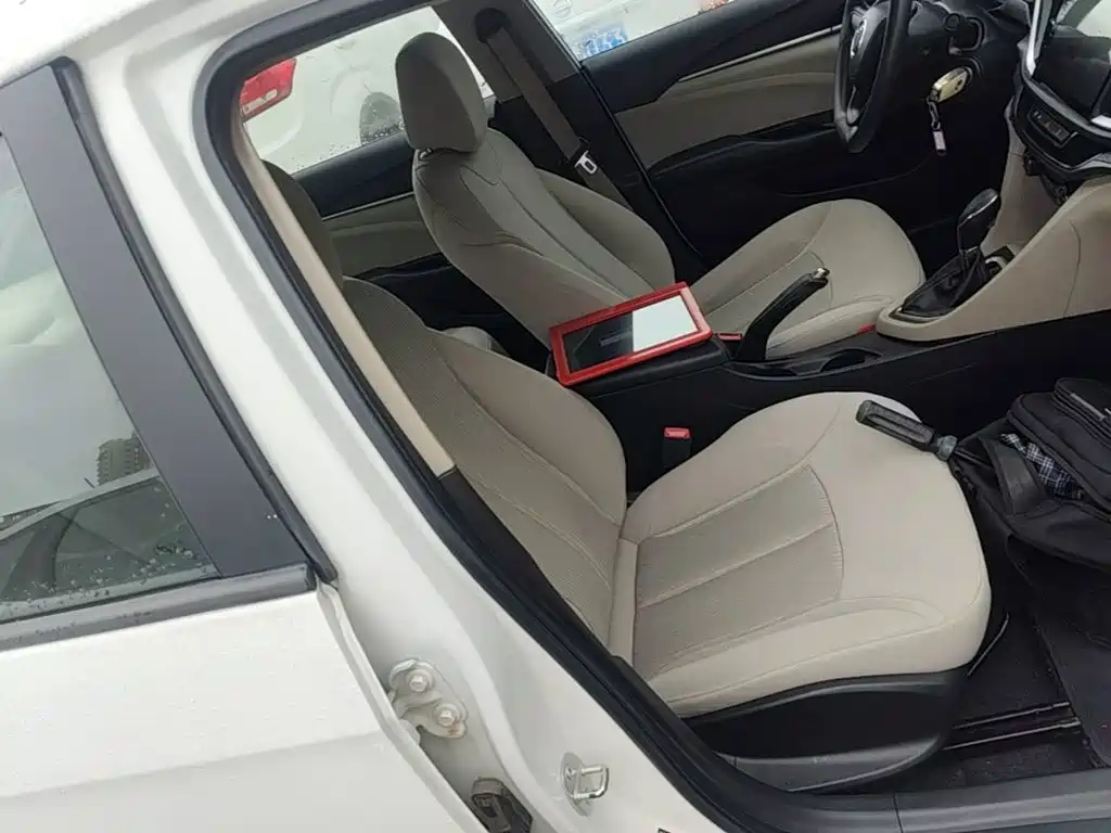 Buick Excelle — миниатюра 25