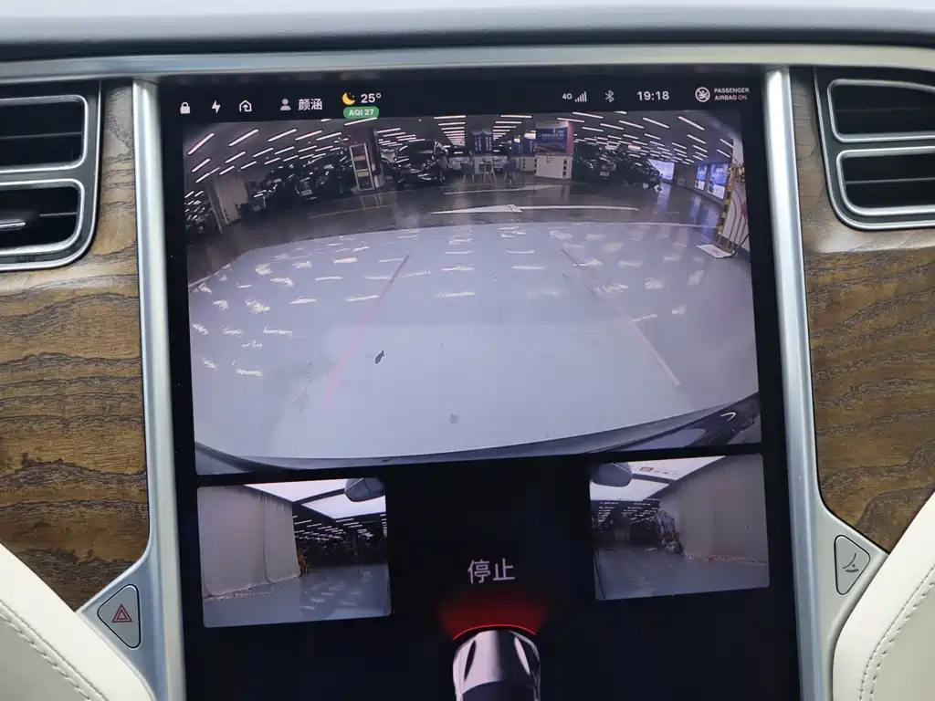 Tesla Model S — миниатюра 40
