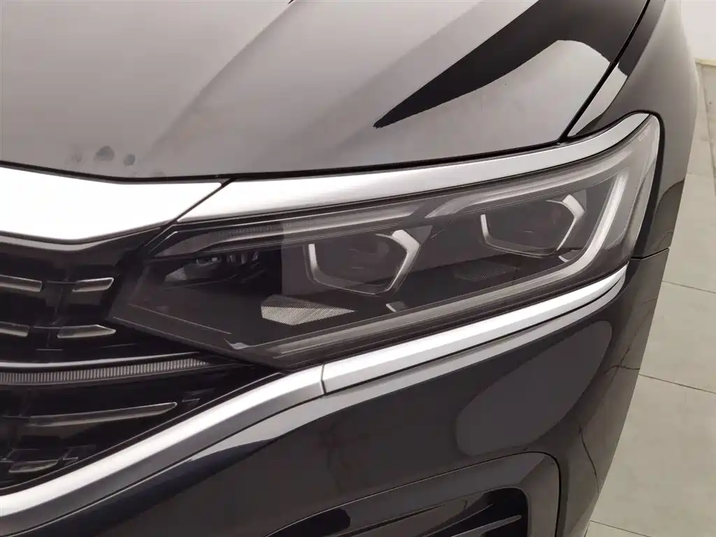 Volkswagen Passat 2024 380TSI Luxury