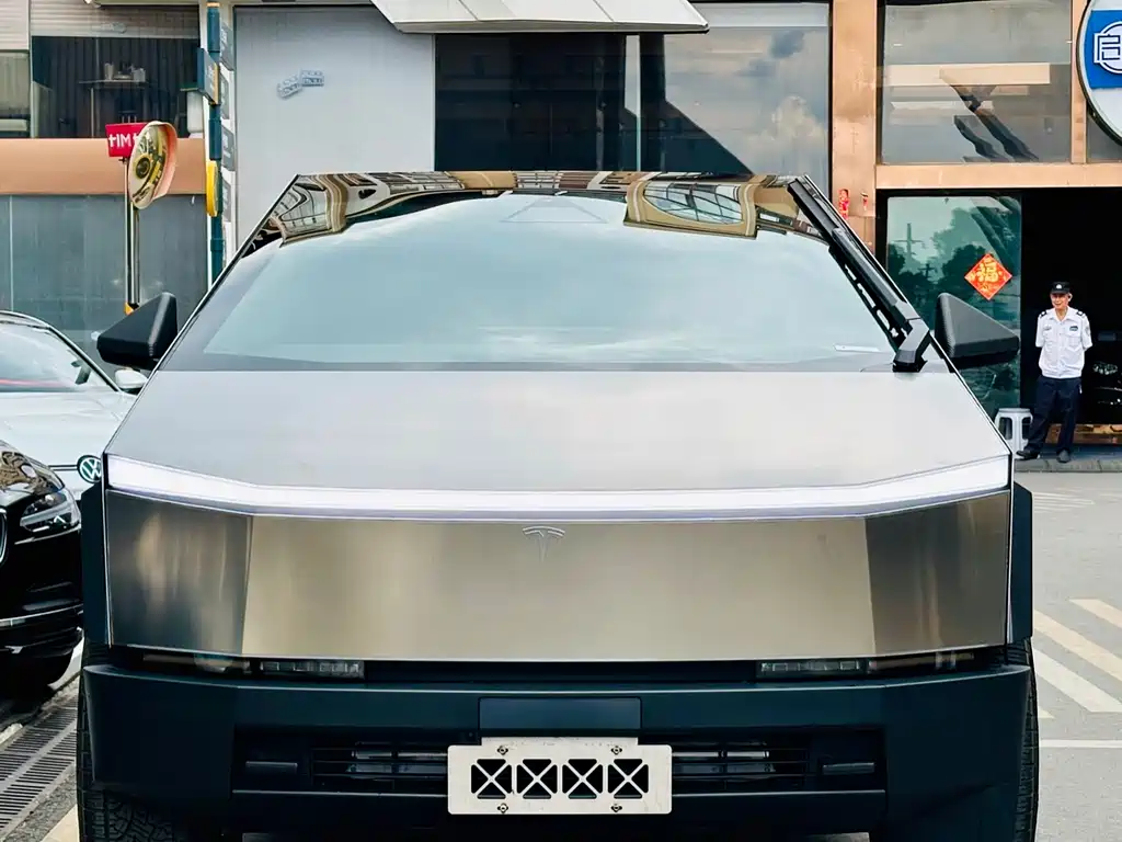 Tesla Boyue
