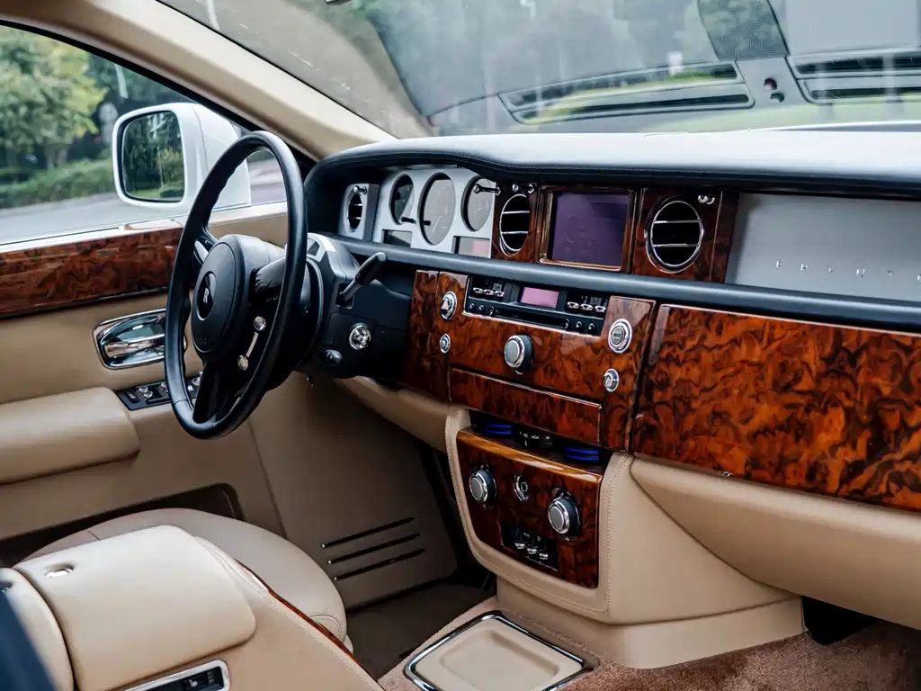 Rolls-Royce Phantom — миниатюра 18