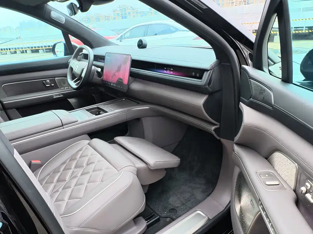 NIO ES8 2026 мест Executive Luxury