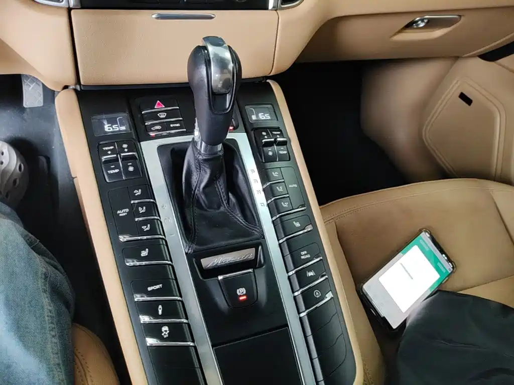 Porsche Macan — миниатюра 14