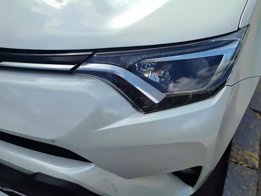 Toyota RAV4 — миниатюра 5