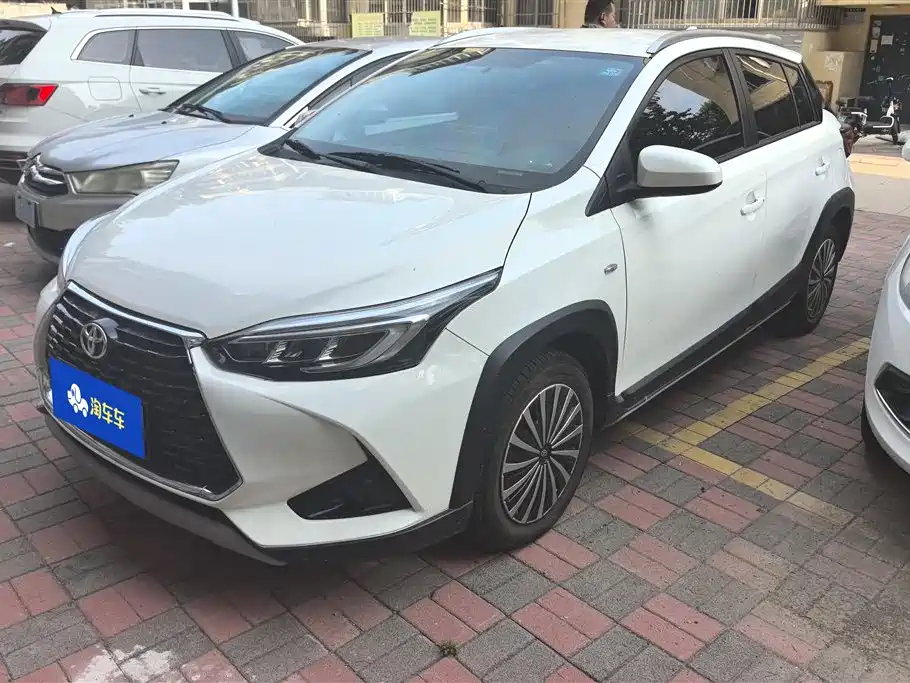 Toyota Yaris L 2021