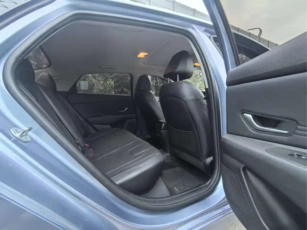Hyundai Elantra — миниатюра 7