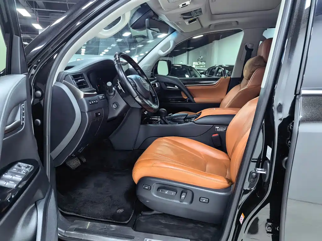Lexus LX — миниатюра 2