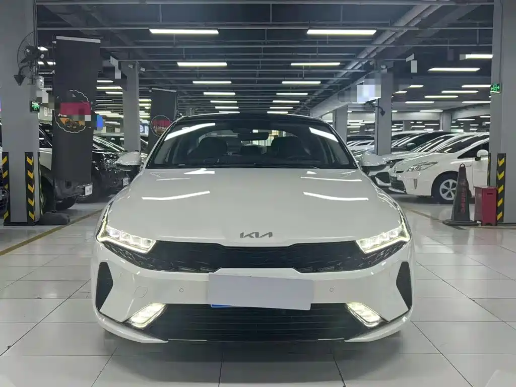 Kia K5 — миниатюра 3