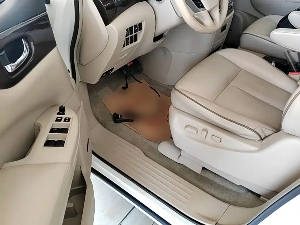 Nissan Quest — миниатюра 16