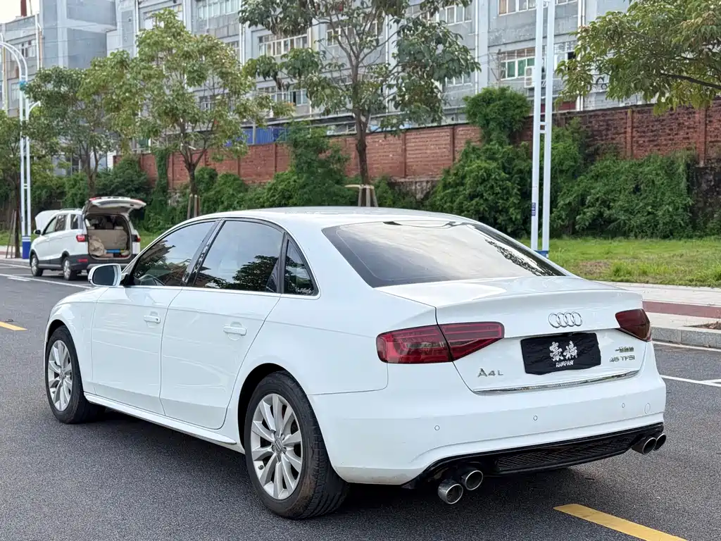 Audi A4L 2015 35 TFSI AT
