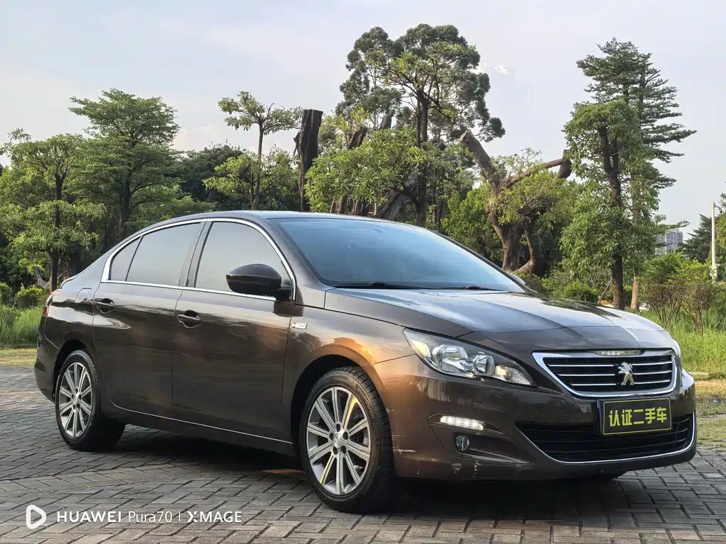 PEUGEOT 408
