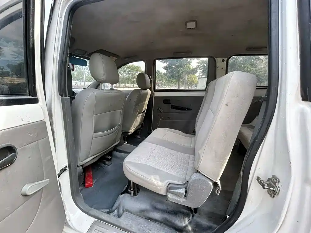 Wuling Hongguang — миниатюра 8