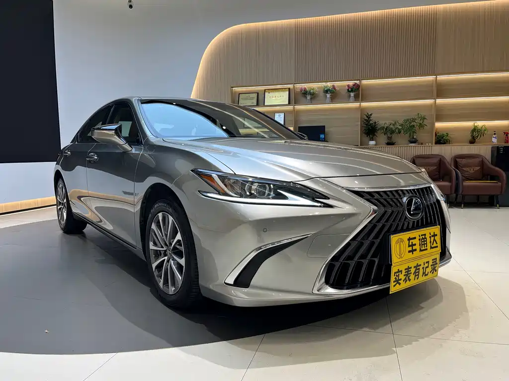 Lexus ES 2023 200