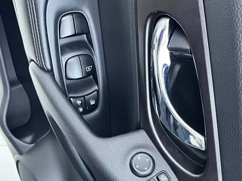 Nissan X-Trail — миниатюра 13