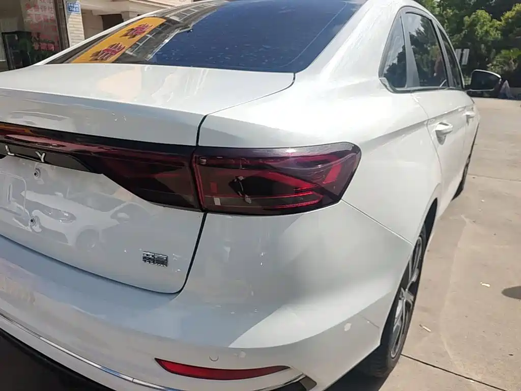 Geely Emgrand — миниатюра 8