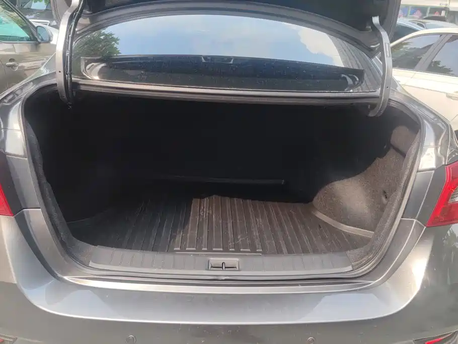 Nissan Sylphy — миниатюра 4
