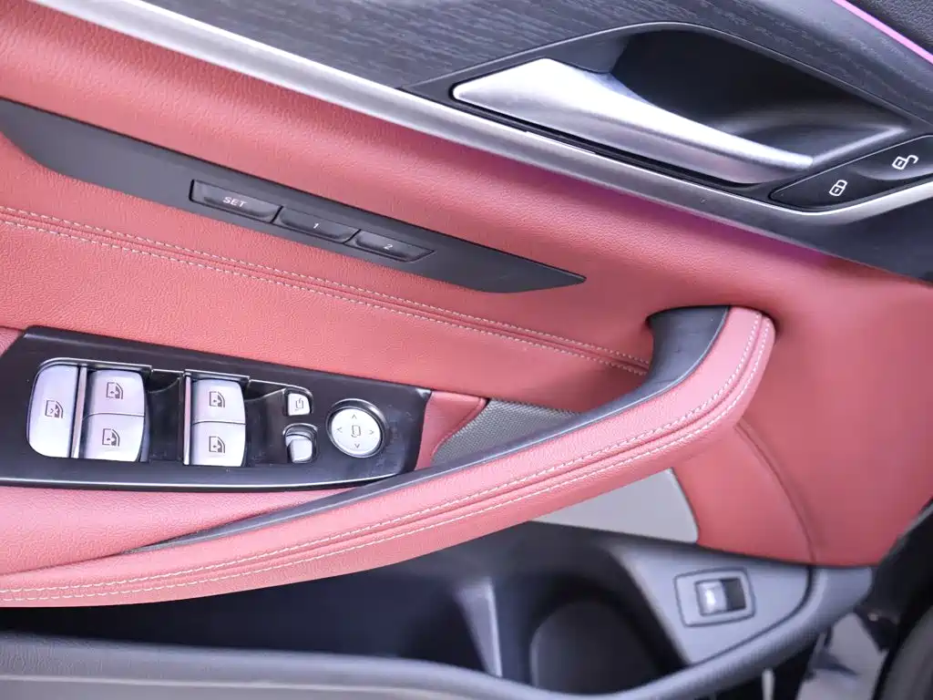 BMW 5 Series — миниатюра 17