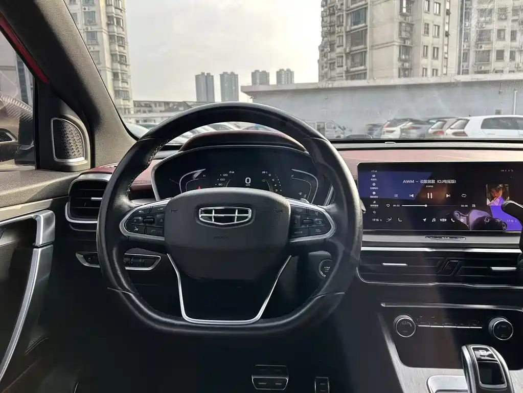 Geely Binyue — миниатюра 13