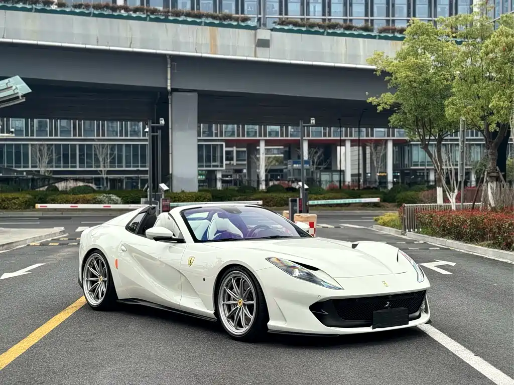Ferrari 812 2020 6.5L GTS