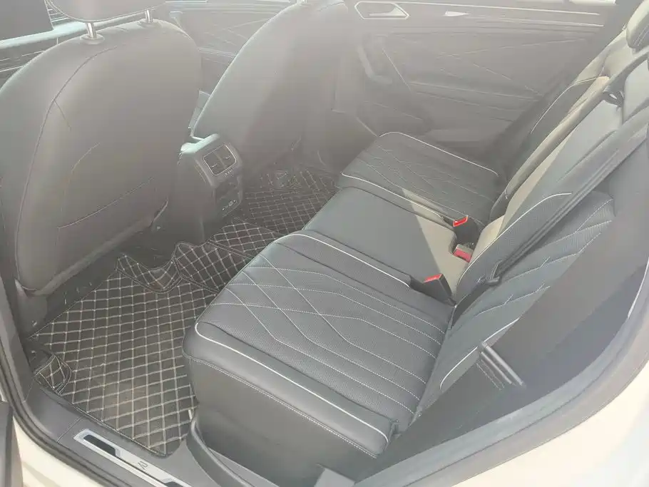 Volkswagen Tiguan L — миниатюра 11