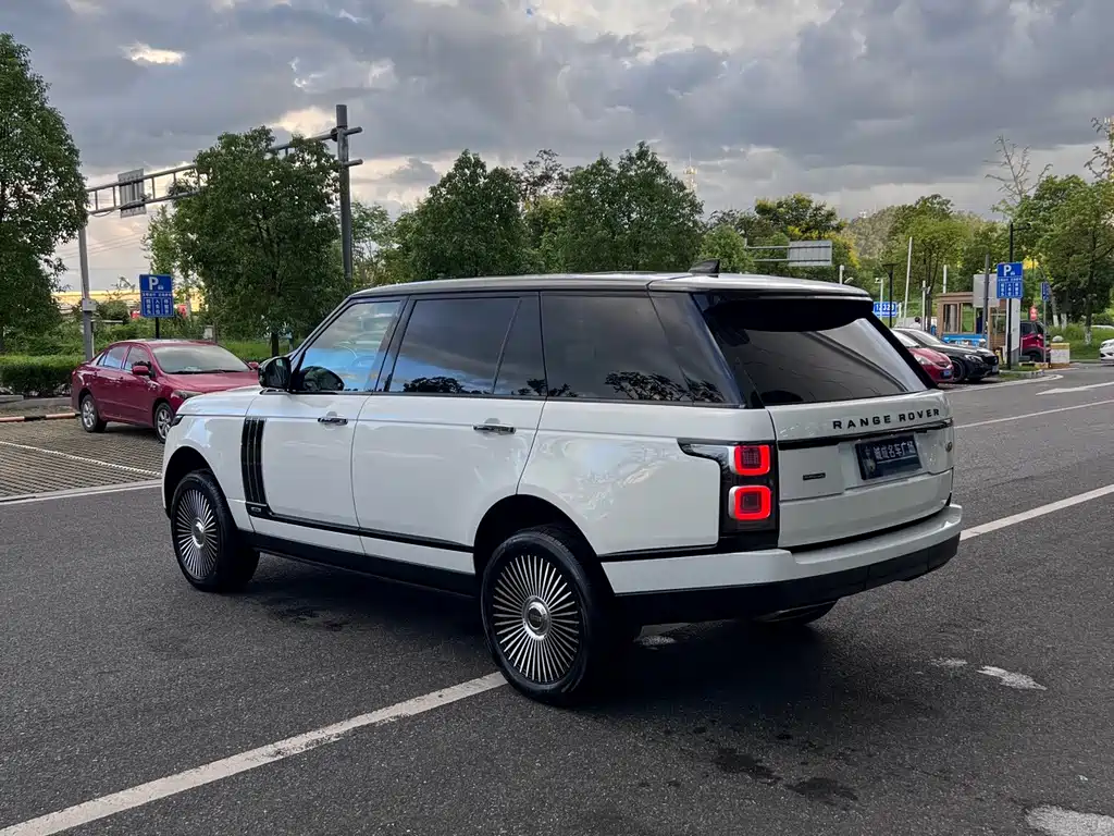 Land Rover Range Rover — миниатюра 8