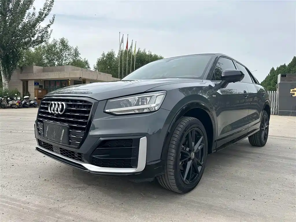 Audi Q2L 2021