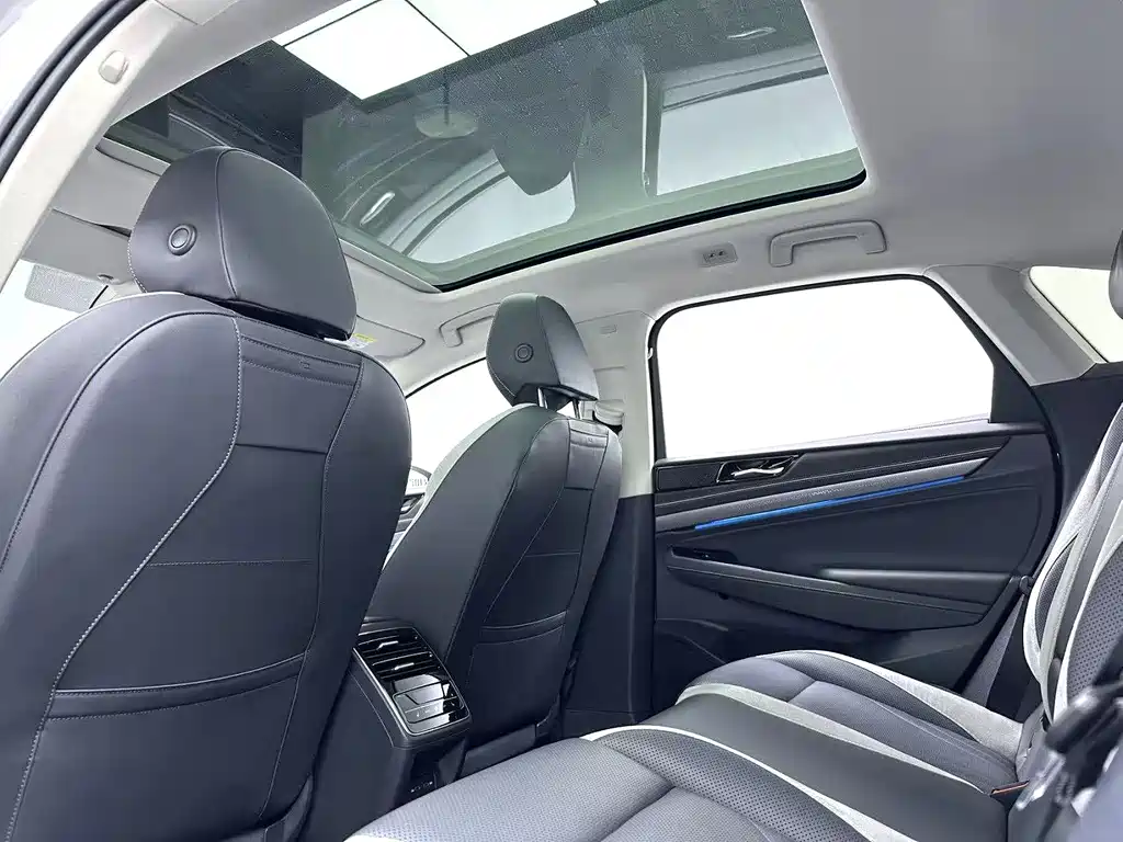 VOLKSWAGEN ID.7 VIZZION