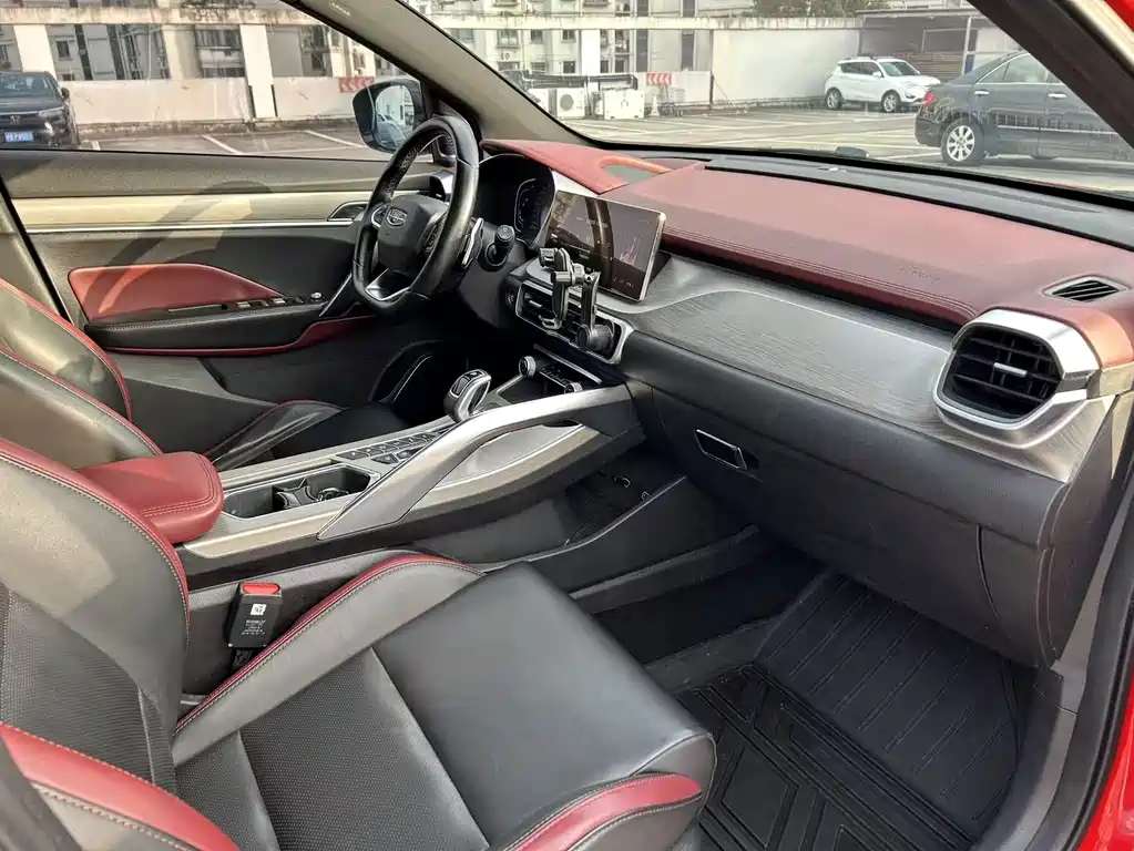 Geely Binyue — миниатюра 15