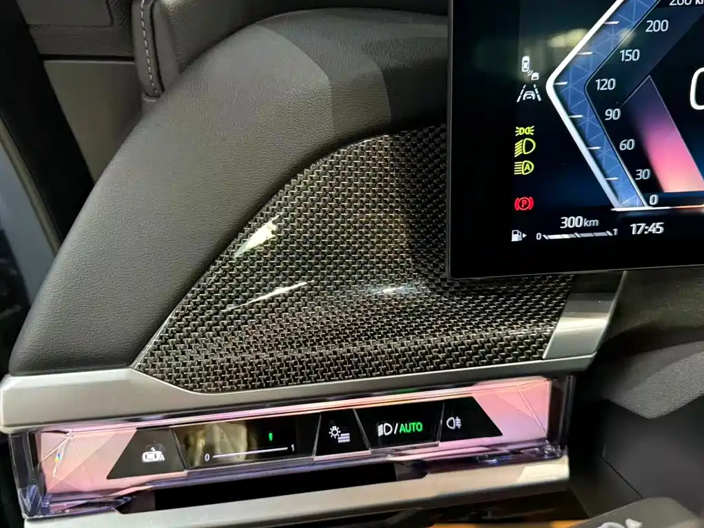 BMW 7 Series — миниатюра 7