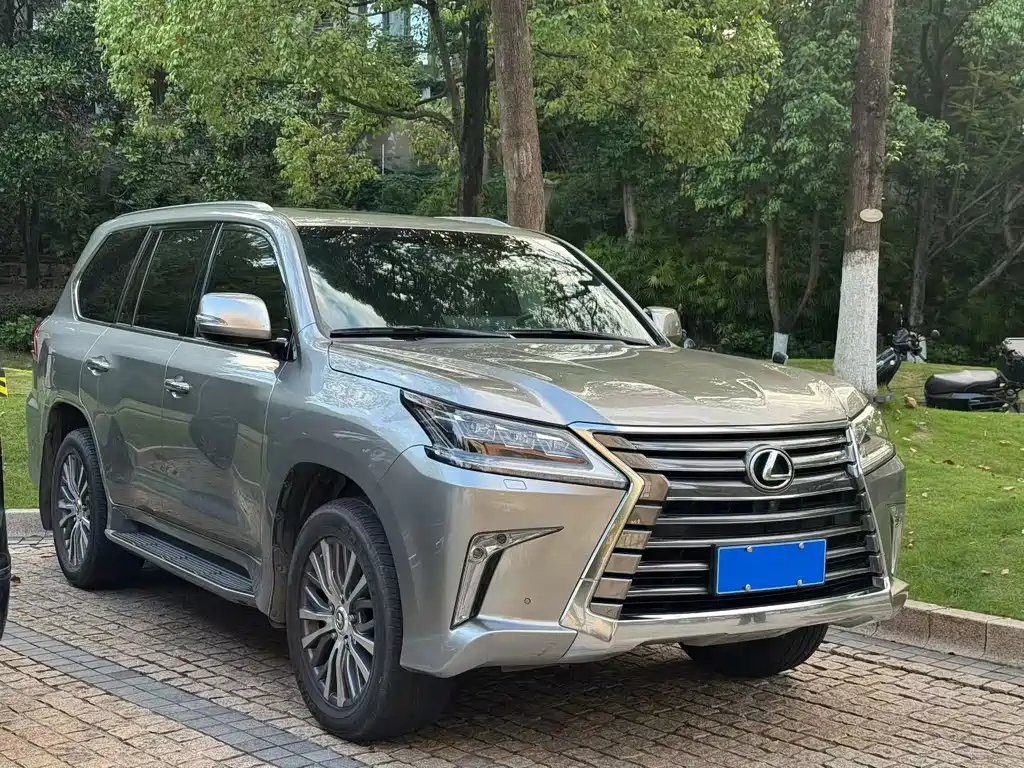 Lexus LX — миниатюра 2