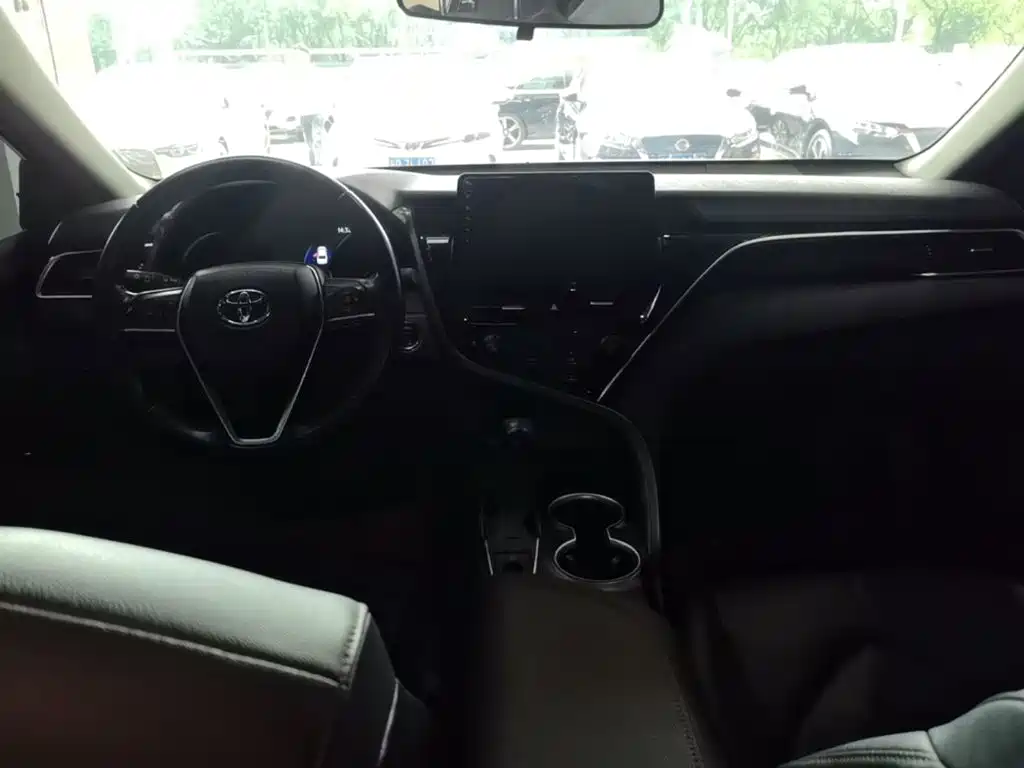 Toyota Camry — миниатюра 10