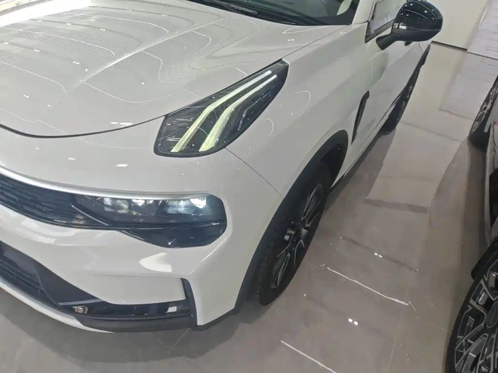 Lynk & Co 01 — миниатюра 24