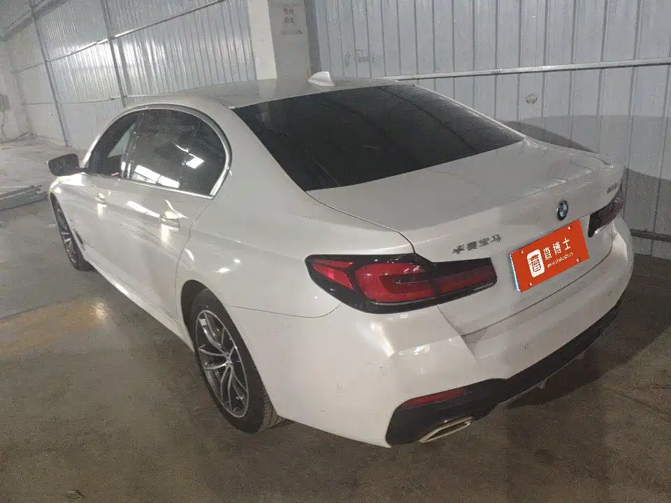 BMW 5 Series — миниатюра 8