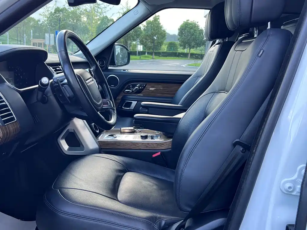 Land Rover Range Rover — миниатюра 4