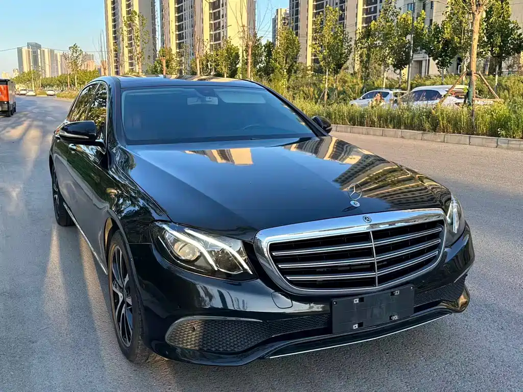 Mercedes-Benz E-Class — миниатюра 3