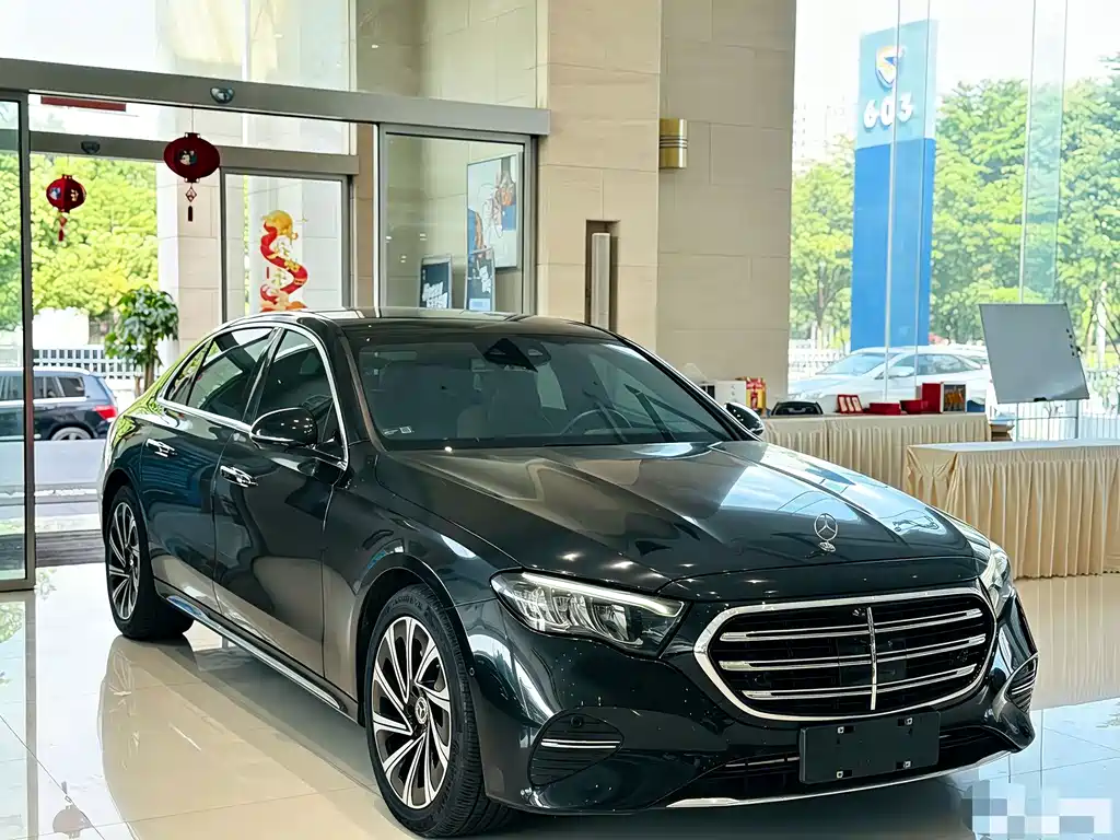 Mercedes-Benz E-Class — миниатюра 3