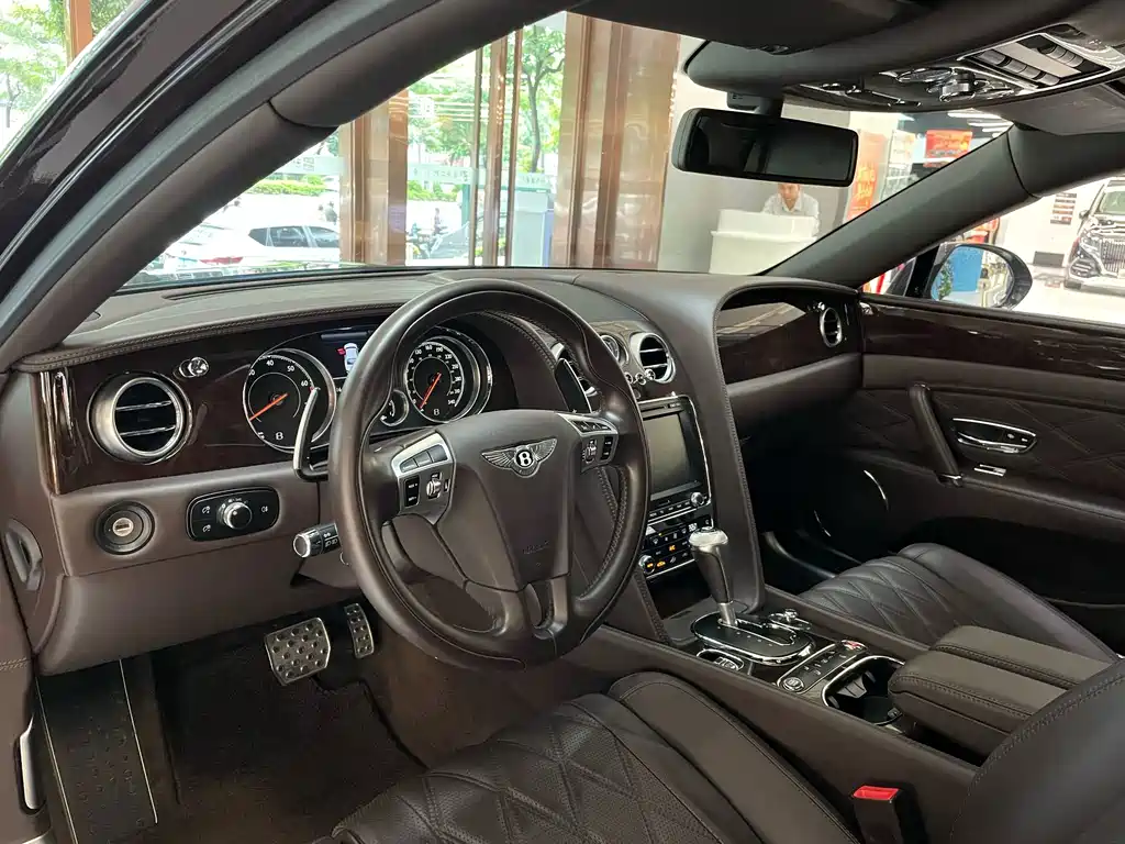 Bentley Flying Spur — миниатюра 7