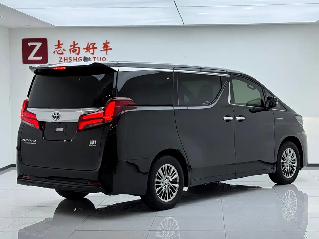 Toyota Alphard — миниатюра 14