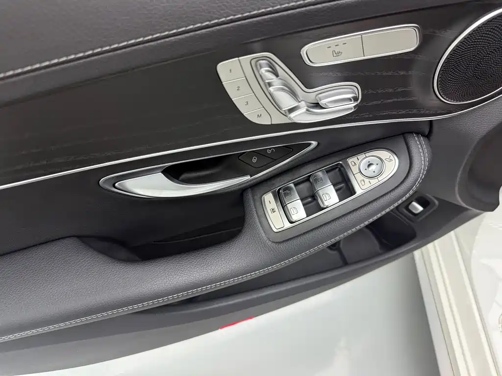 Mercedes-Benz C-Class — миниатюра 7