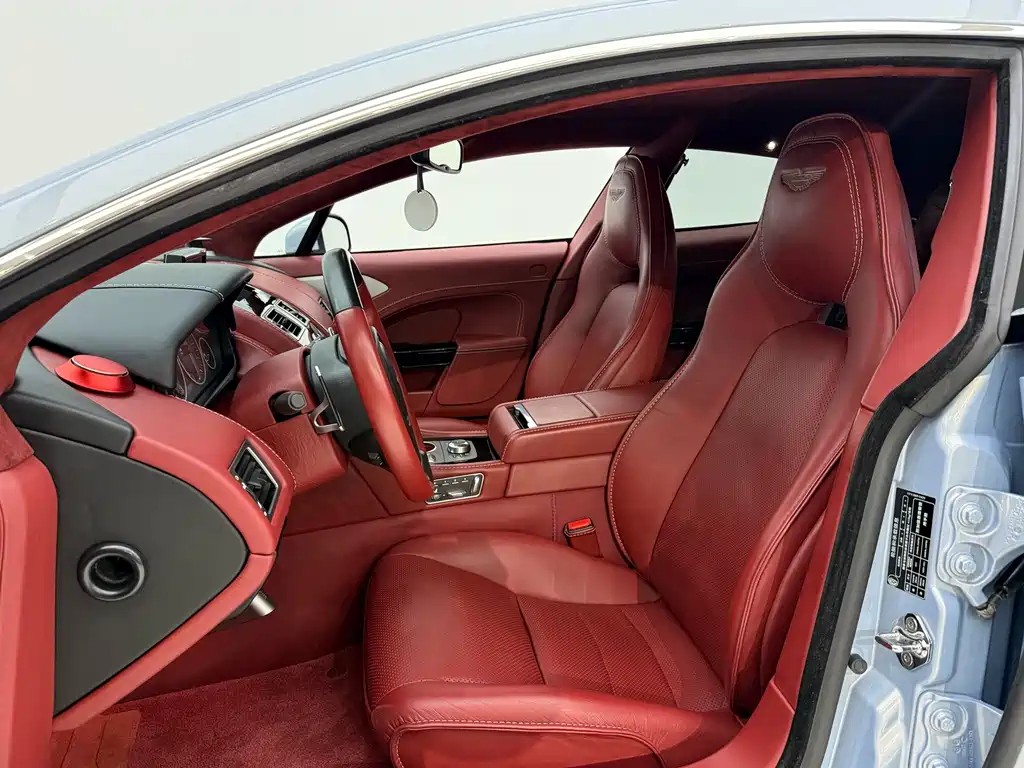 Aston Martin Rapide — миниатюра 14