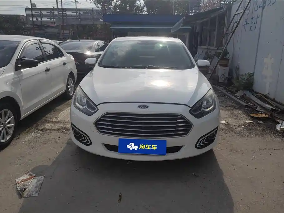 Ford Escort 2017 1.5L AT Fashion
