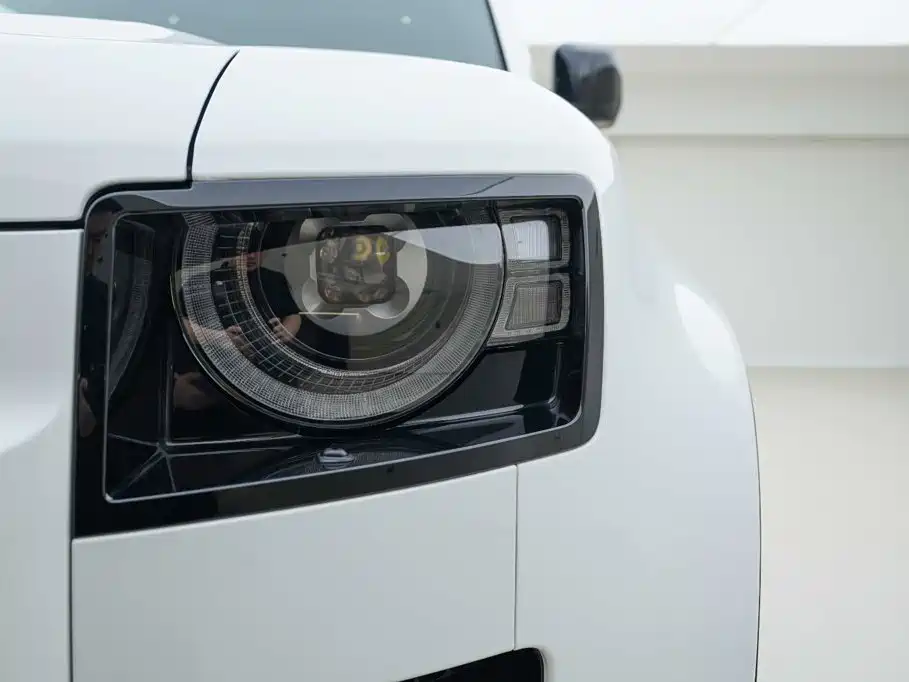 Land Rover Defender — миниатюра 13