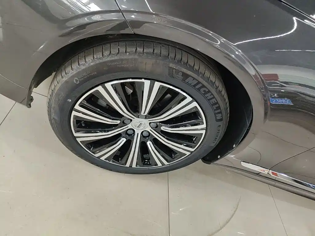 Volvo S90 — миниатюра 23