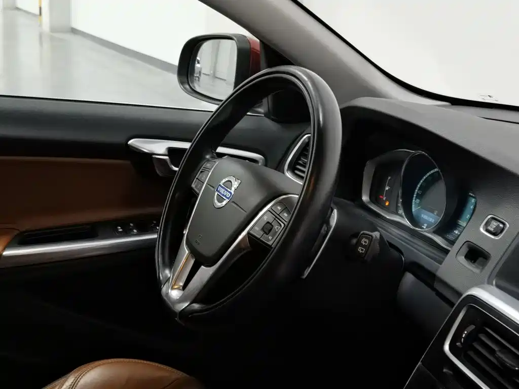 Volvo V60 — миниатюра 22