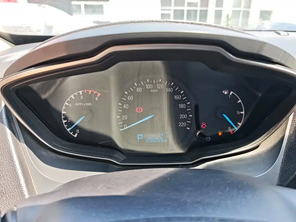 Ford Escort — миниатюра 14
