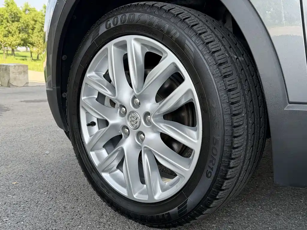 Buick Envision Plus — миниатюра 13